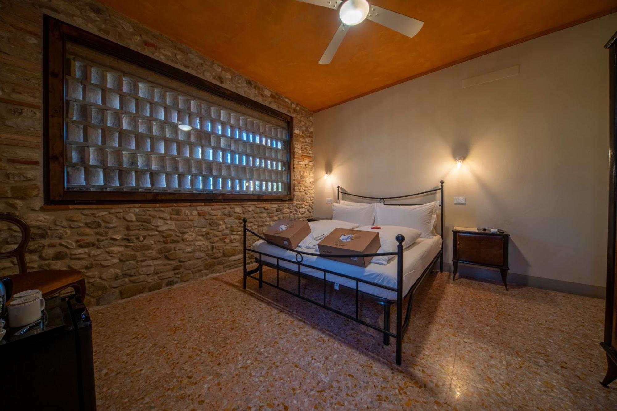Podere Tovari Farm stay *